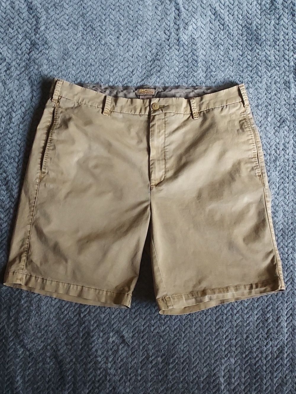 Orvis Men's Tan Flat-Front Cotton Shorts